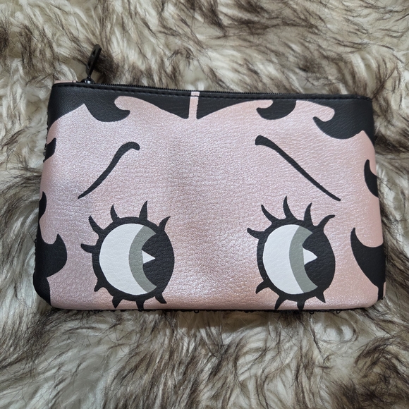 4/$15 Betty Boop Pink and Black Ipsy Collab Makeup Bag - Picture 2 of 5